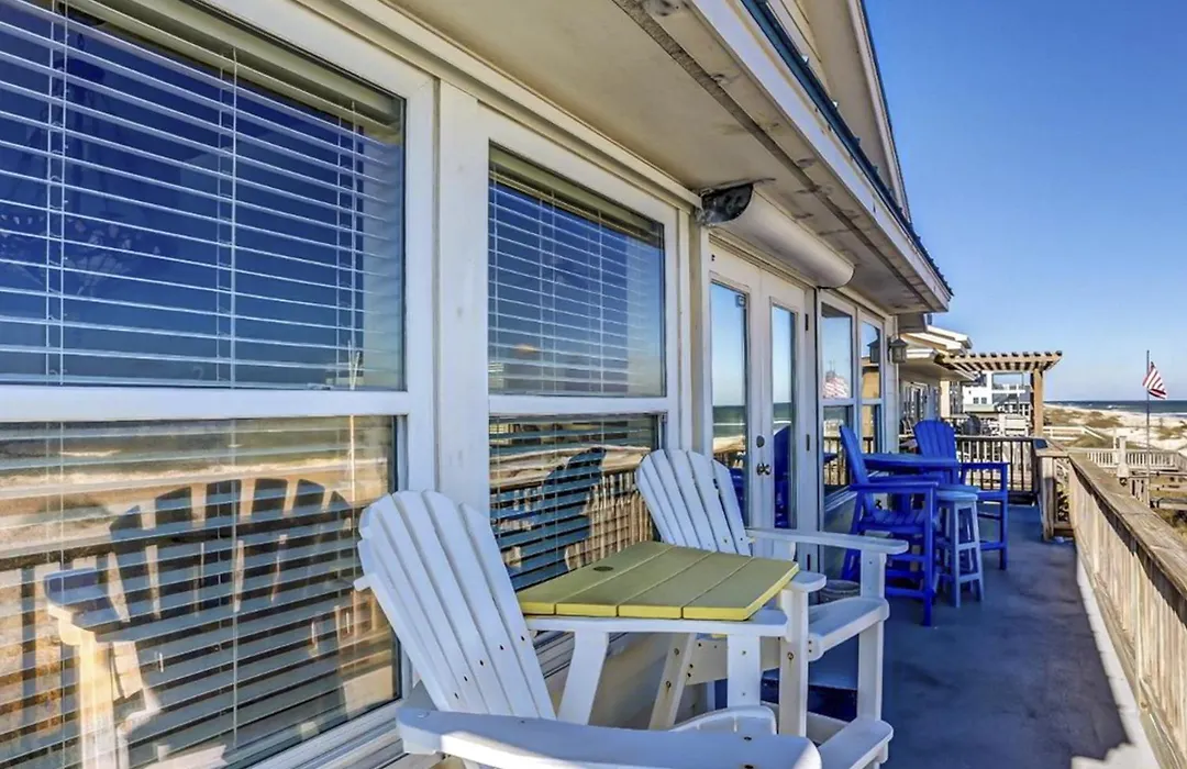 Spacious Beachfront Home W/Deck, Balcony, Central A/C, Washer/Dryer, And Wifi-1