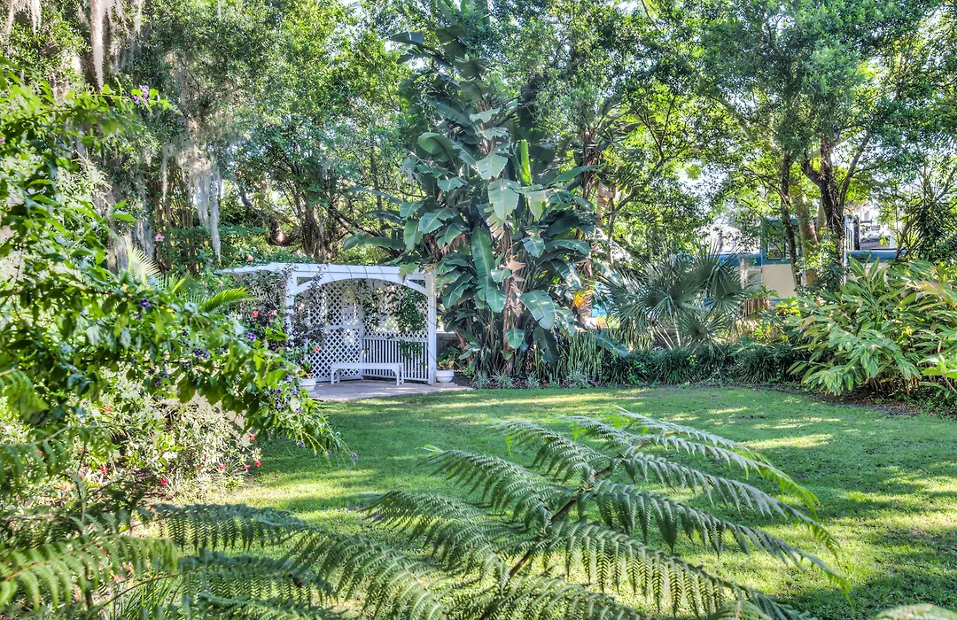 Lakeside Inn On Lake Dora-1