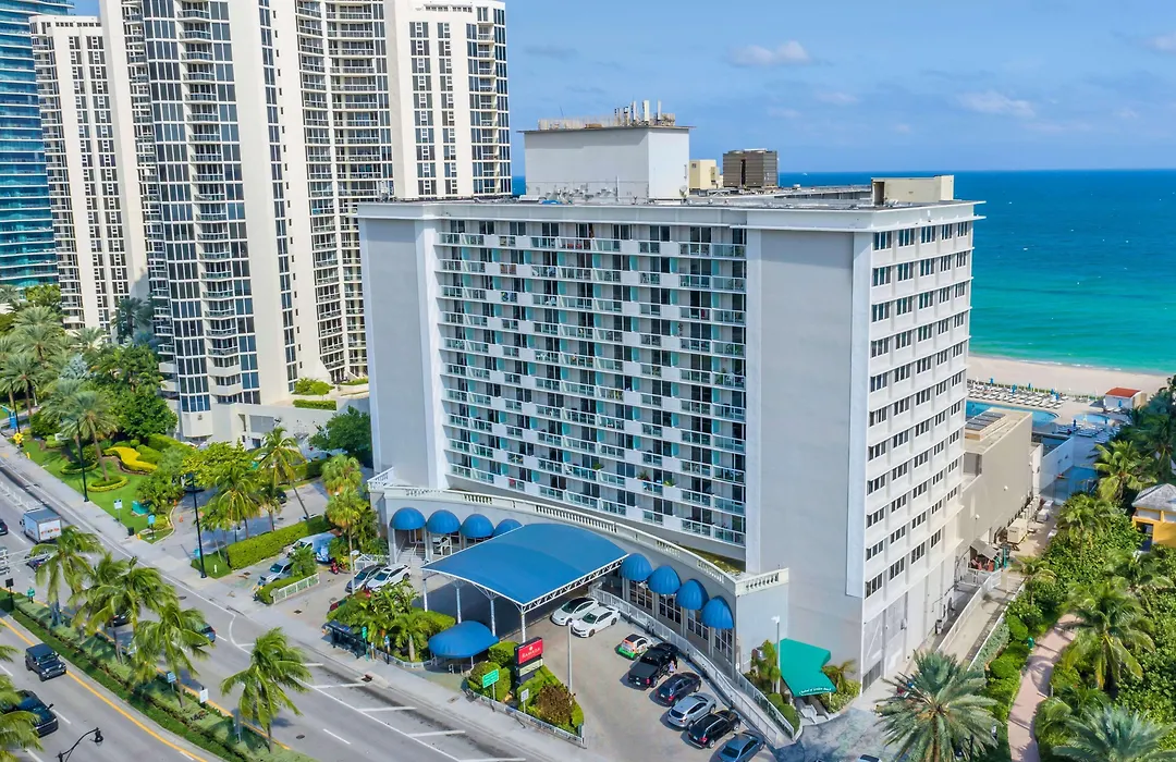 Ramada Plaza By Wyndham Marco Polo Beach Resort-1
