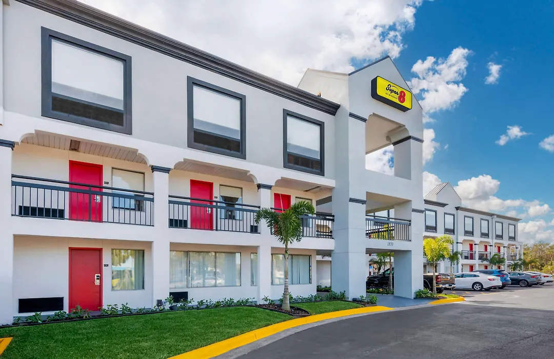 Super 8 By Wyndham Orlando Near Florida Mall-1