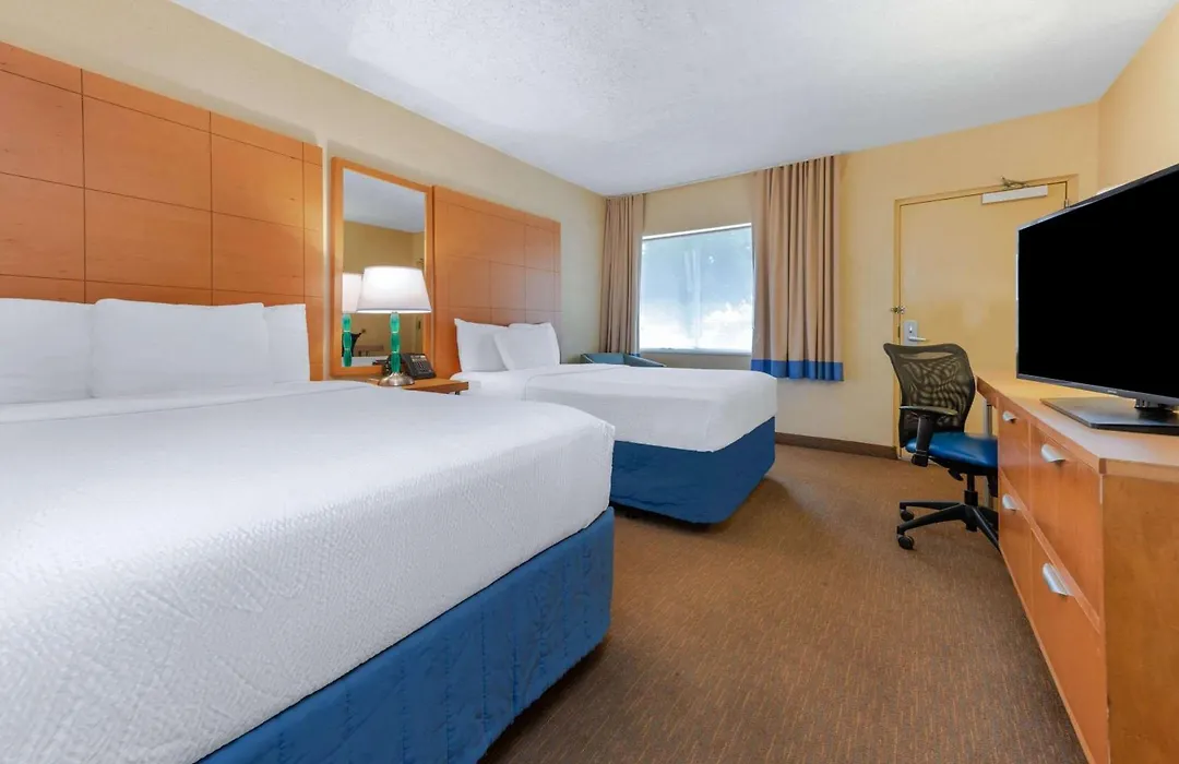 La Quinta By Wyndham Fort Lauderdale Pompano Beach-1