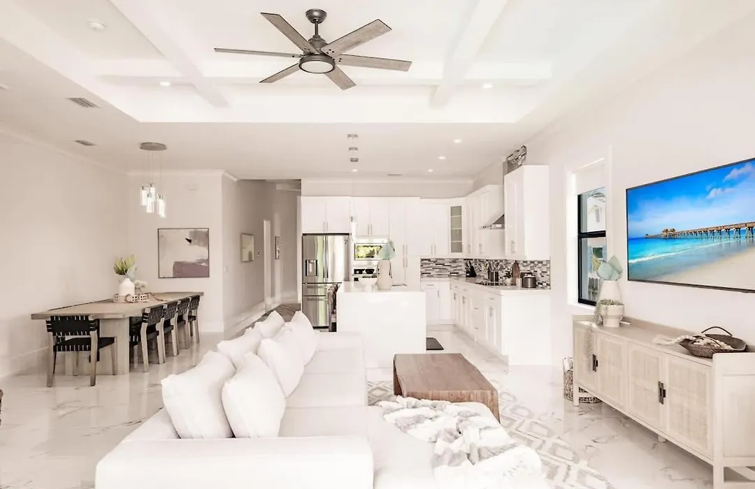 Luxury Naples 4Br W Pool Near Vanderbilt Beach-1
