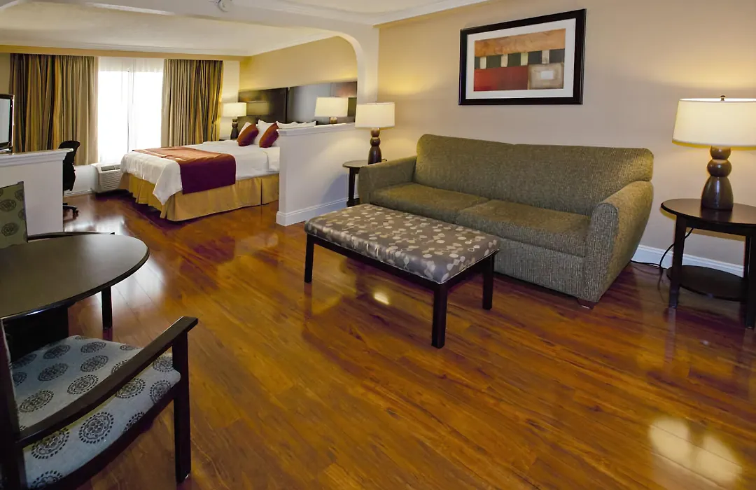 Best Western Plus Ambassador Suites-1