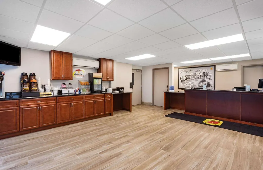 Super 8 By Wyndham Melbourne-1