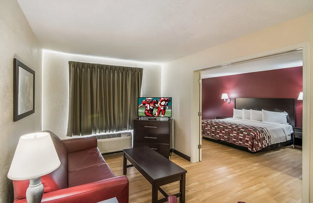 Red Roof Inn & Suites Pensacola East - Milton-1