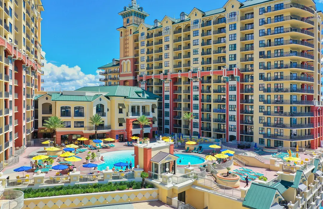 Emerald Grande Condominiums At Harborwalk Village-1