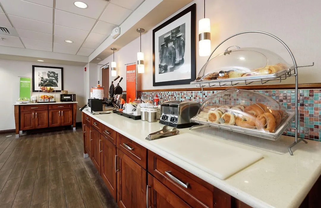 Hampton Inn & Suites Navarre-1