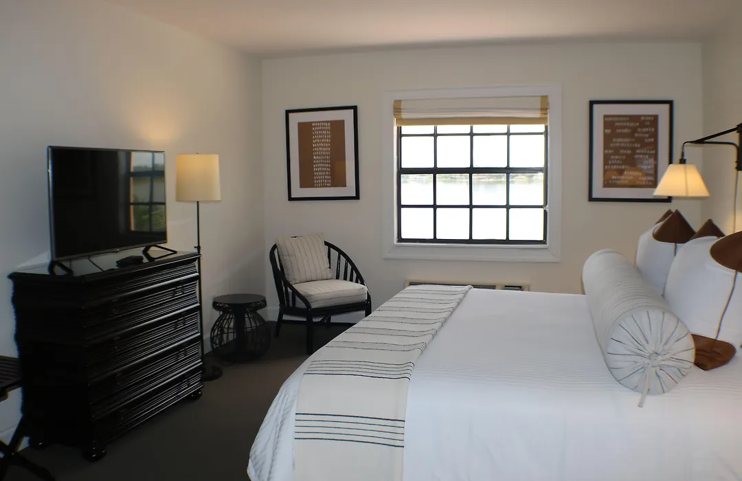 Inn On The Lakes-1