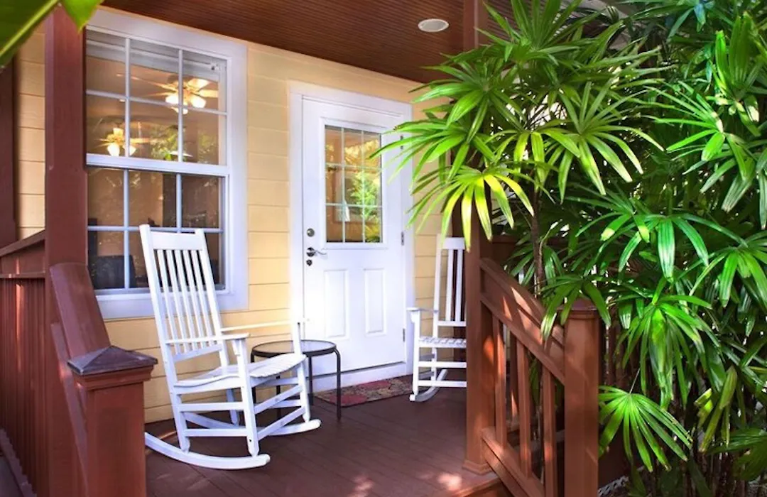 Travelers Palm Inn-1