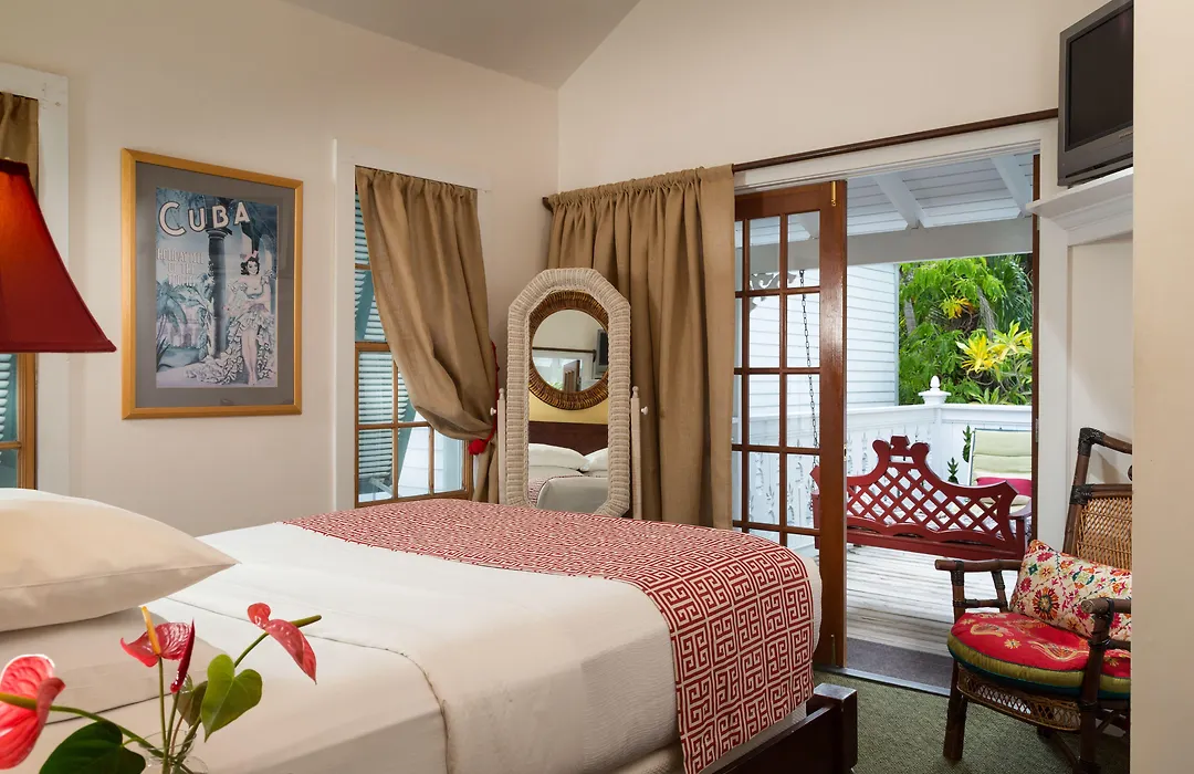 Tropical Inn-1