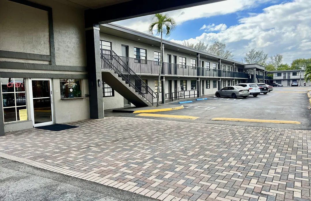 America'S Best Inn & Suites Fort Lauderdale North-1