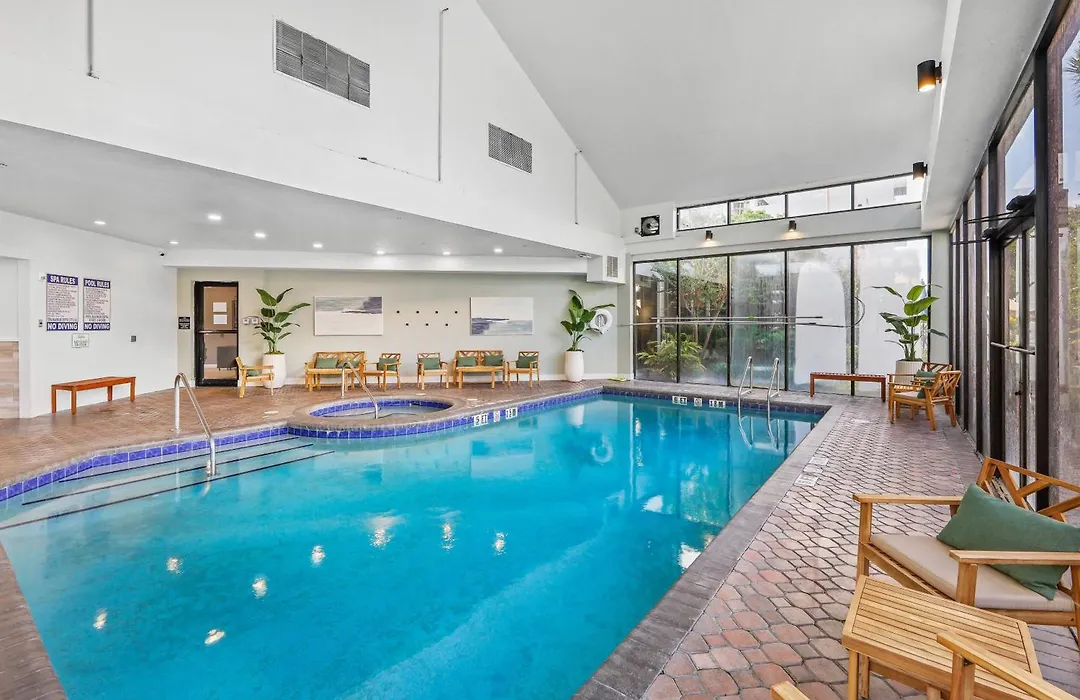 2 Bedroom Apartment Near Universal Inter. Drive-1