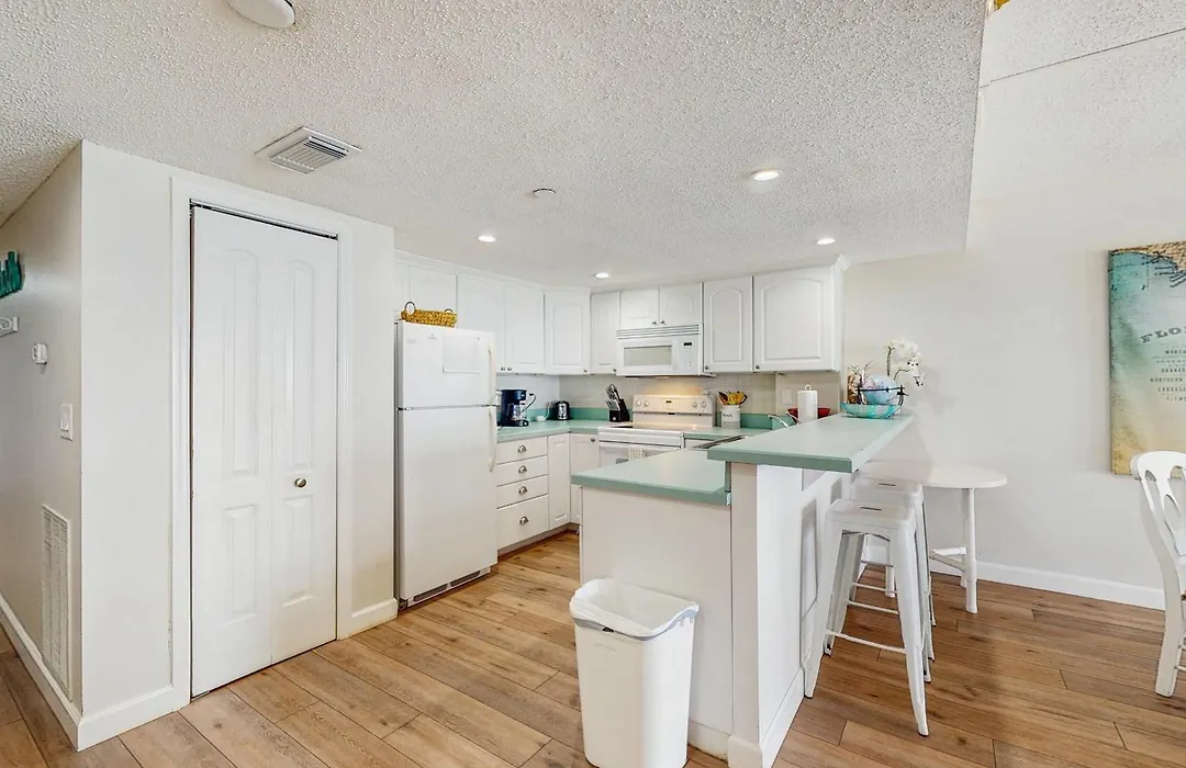 Chateaux Sunset Suites 408-1