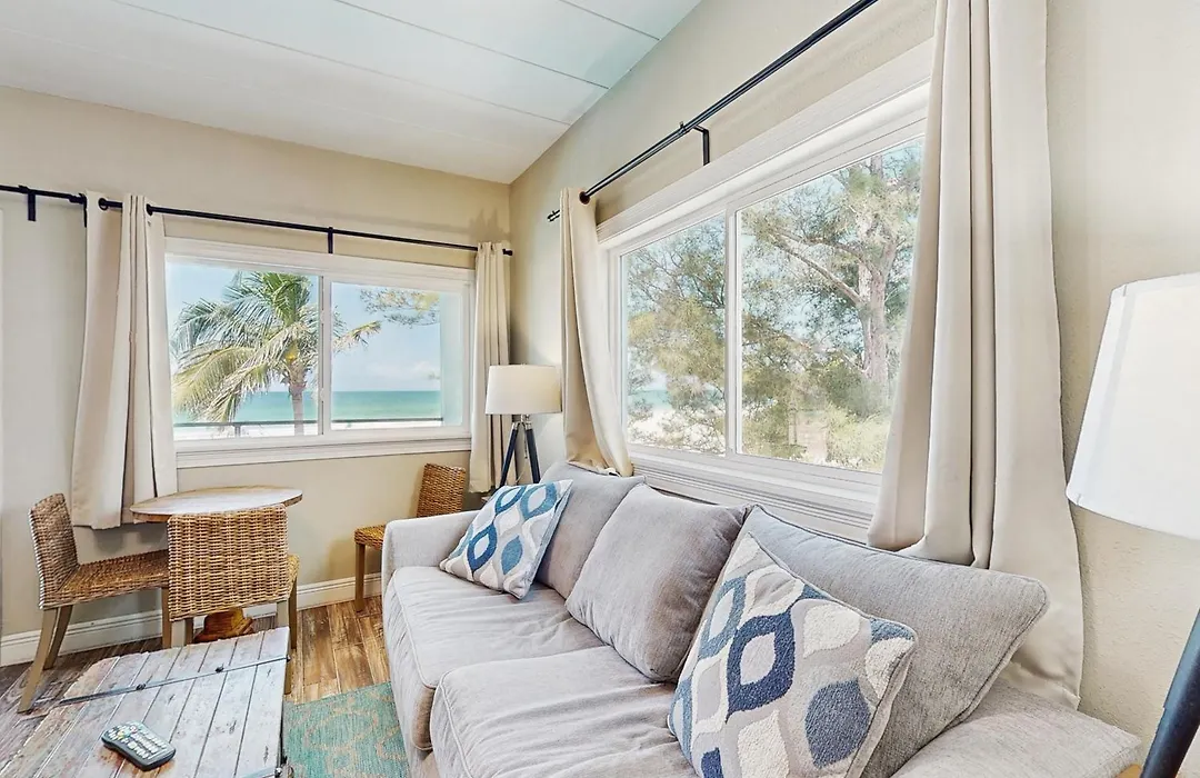 Bungalow Beach Place 8-1