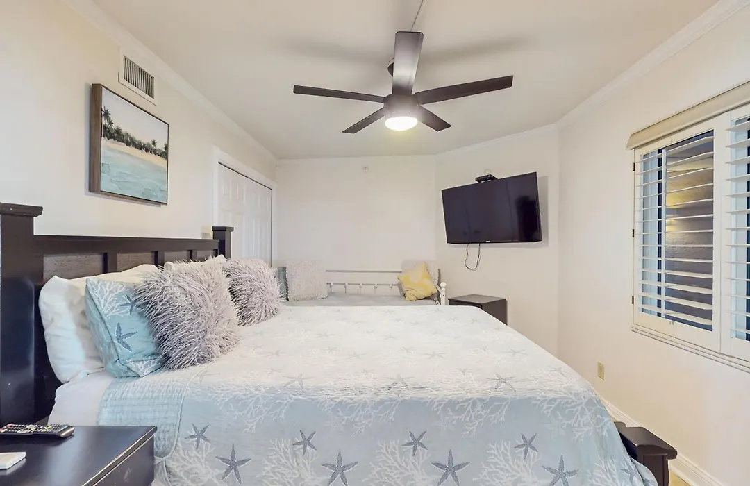 Crescent Beach Club II Phb-1