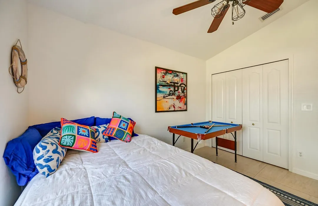 Modern Naples Oasis W/ Saltwater Pool & Jacuzzi!-1