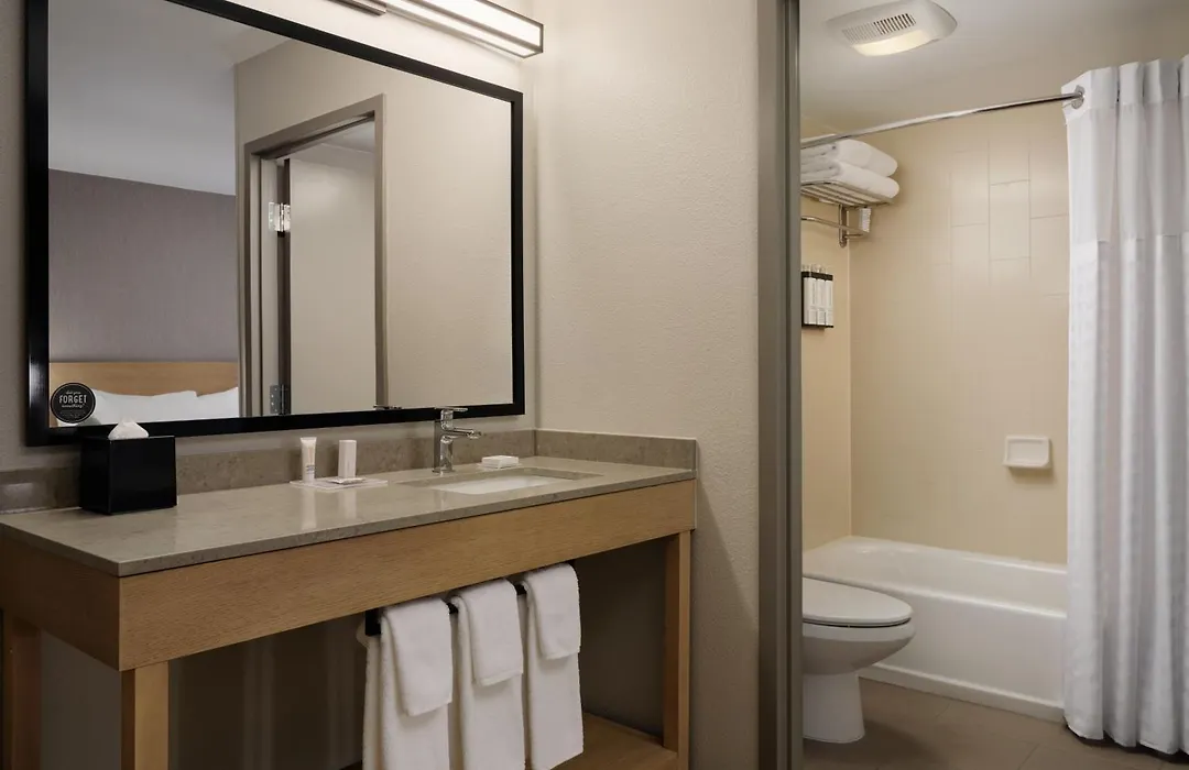 Hyatt Place Tampa Airport/Westshore-1