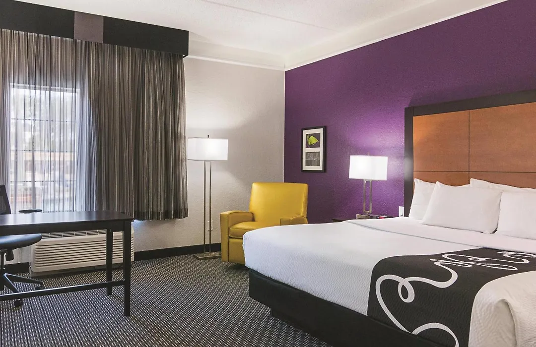 La Quinta By Wyndham Orlando Airport - On Property Food Trucks & Free Airport Shuttle!-1