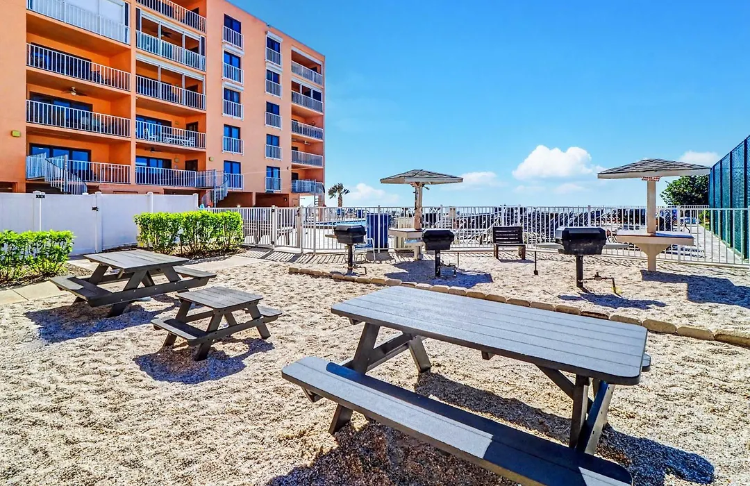 Reef Club 105-1