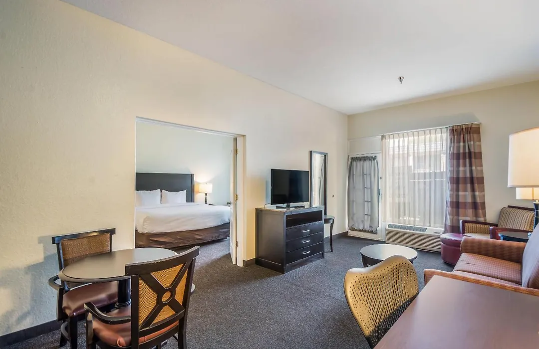 Clarion Inn & Suites Central Clearwater Beach-1