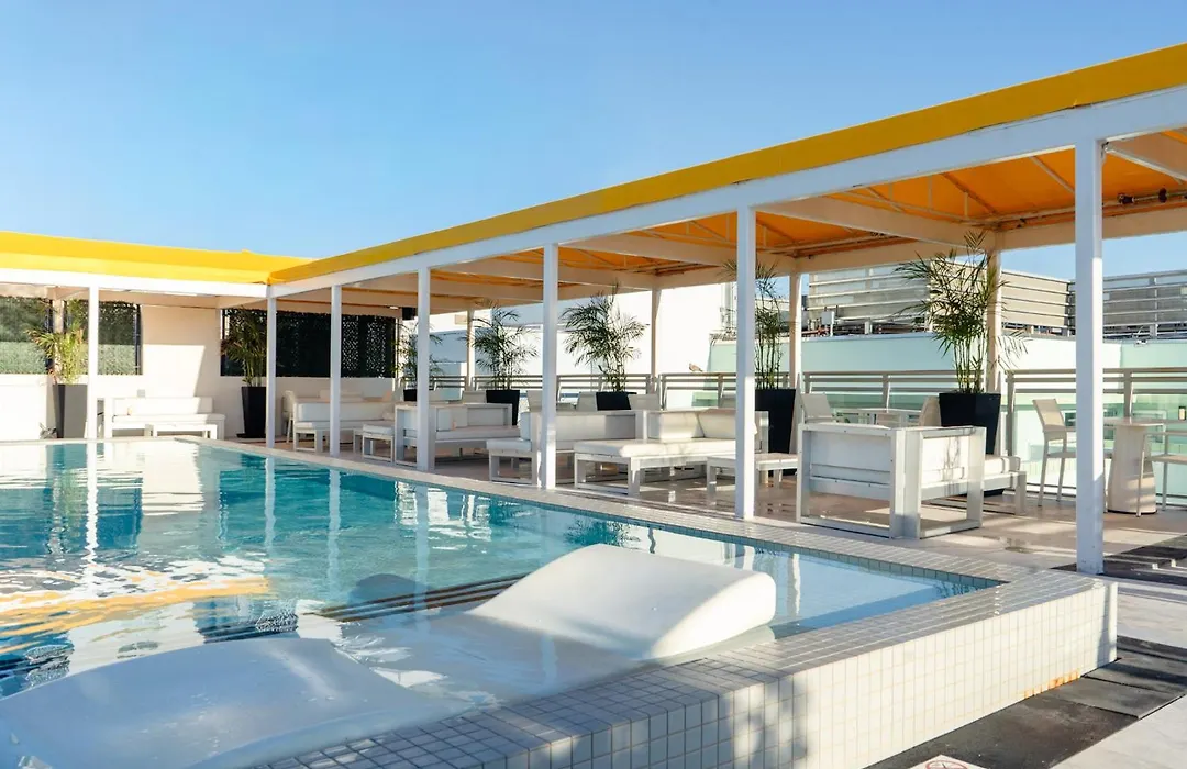 Leslie Hotel Ocean Drive-1