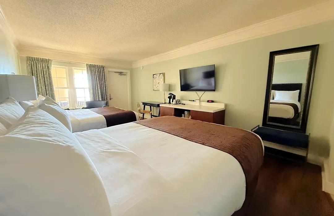 Bayfront Inn-1