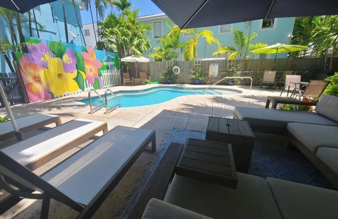 Two Duval Street Suites W Pool-1
