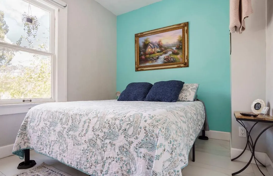Cozy Aqua Private Suite With Parking-1