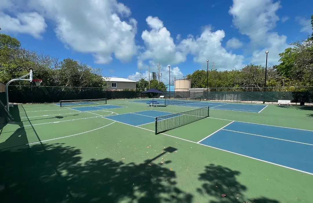 Full Time Lic Mgr - Luxurious 2 Bed 3 Bath Penthouse Suite - Panoramic Ocean Views! Indoor Pickleball - Speakeasy!-1