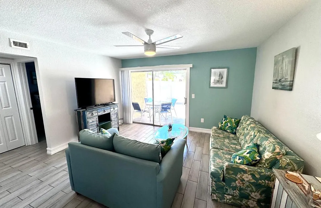 2Br/1Ba Sienna Park Apartment-1