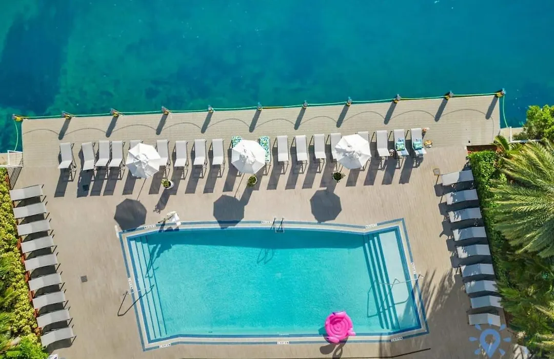 Spectacular View Wbalcony Pool-1