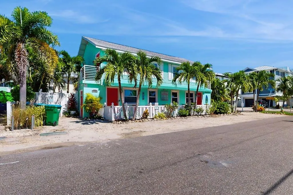 Bay View Inn 202-1