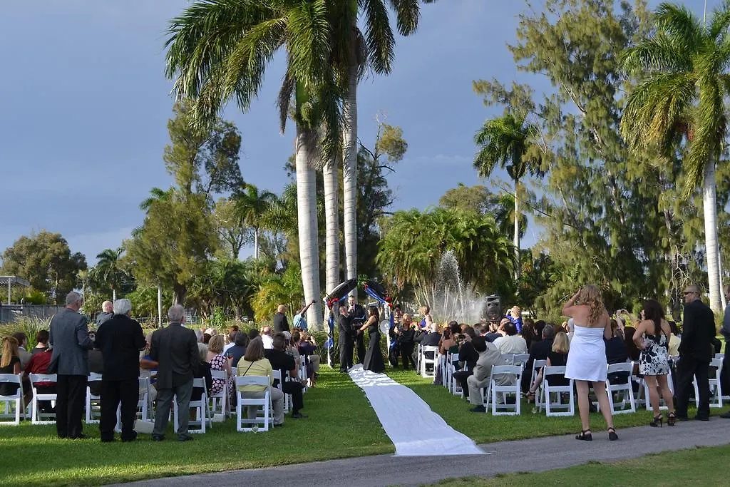 Hollywood Beach Golf Resort-1
