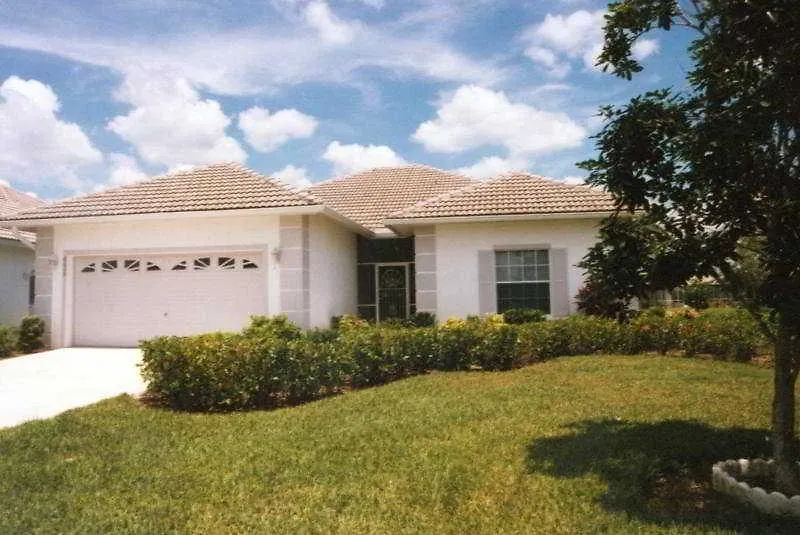 Gulfcoast Holiday Homes-1