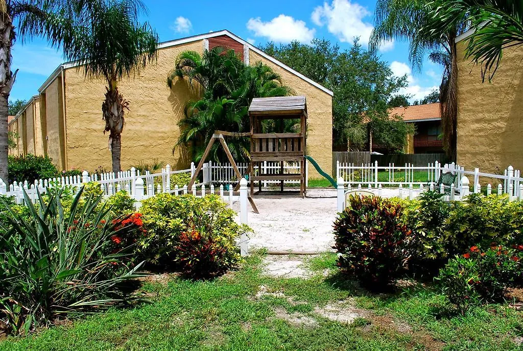 1/1 Bed&Bath Condos 5 Min Drive To Siesta-1