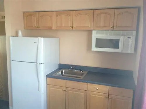 Collins Avenue Hostel-1