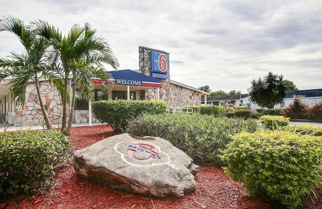 Motel 6 Palm Bay-1