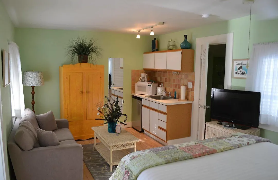 Speakeasy Inn (Adults Only)-1