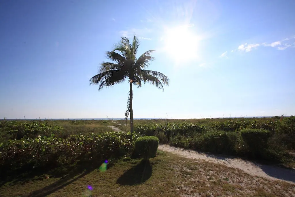 Tropical Winds Beachfront Motel And Cottages-1