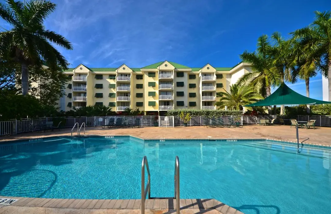 Sunrise Suites Cristobal Suite #411-1