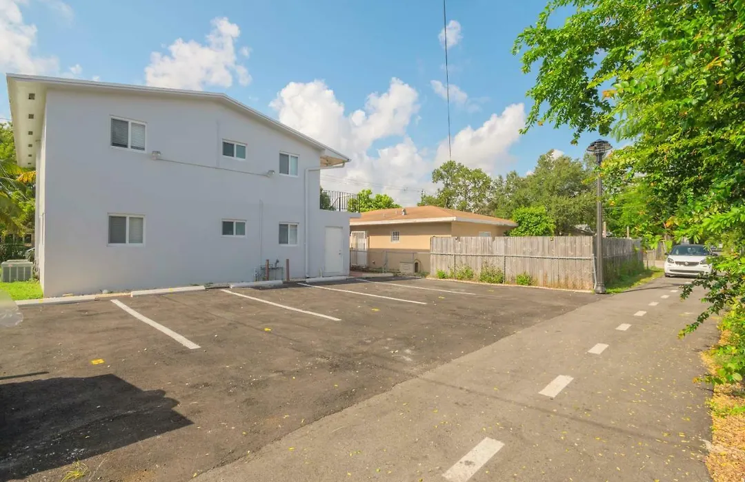 Cozy 2Br Apartment In Midtown-Wynwood-1