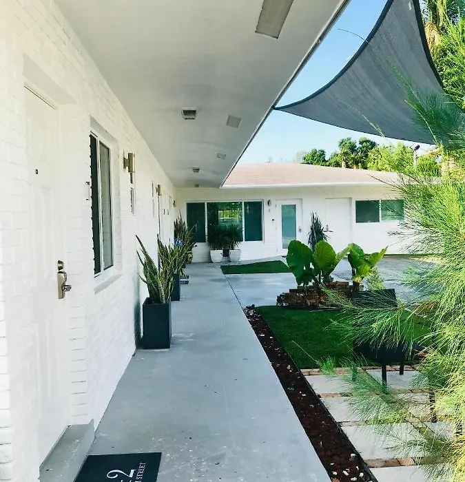 Wilton Manors Hideaway 5-1