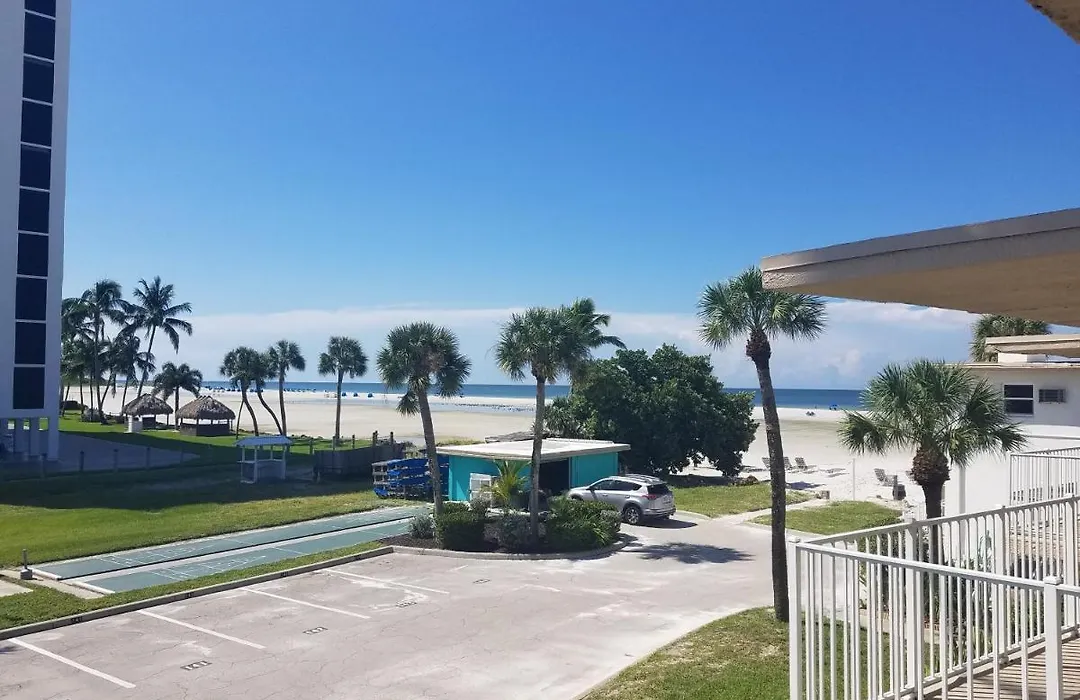 Carousel Beach Inn-1