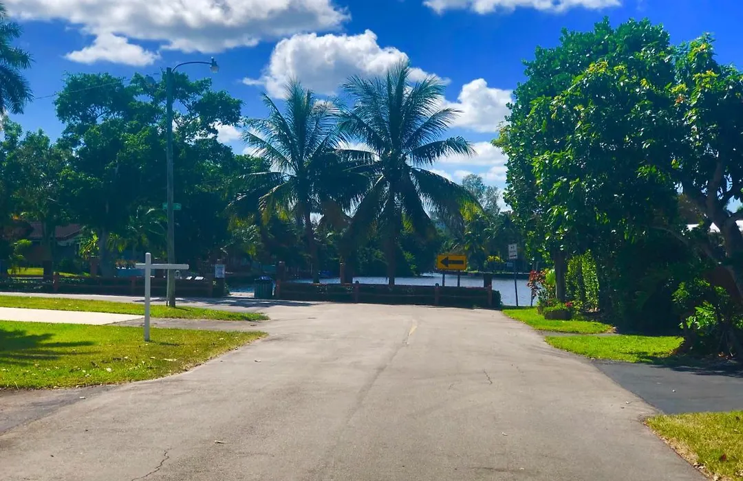 One Bedroom Apt With Private Patio Near Fort Lauderdale Beach-1