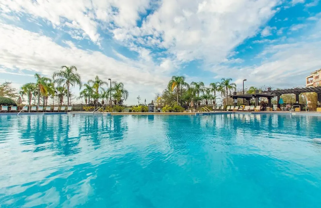 Vista Cay Luxury Lakeview 3 Bedroom Condo-1