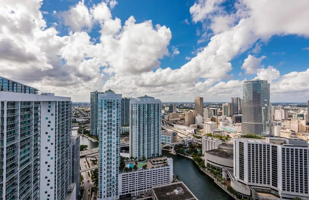 Business Miami Lux Icon Tower-1