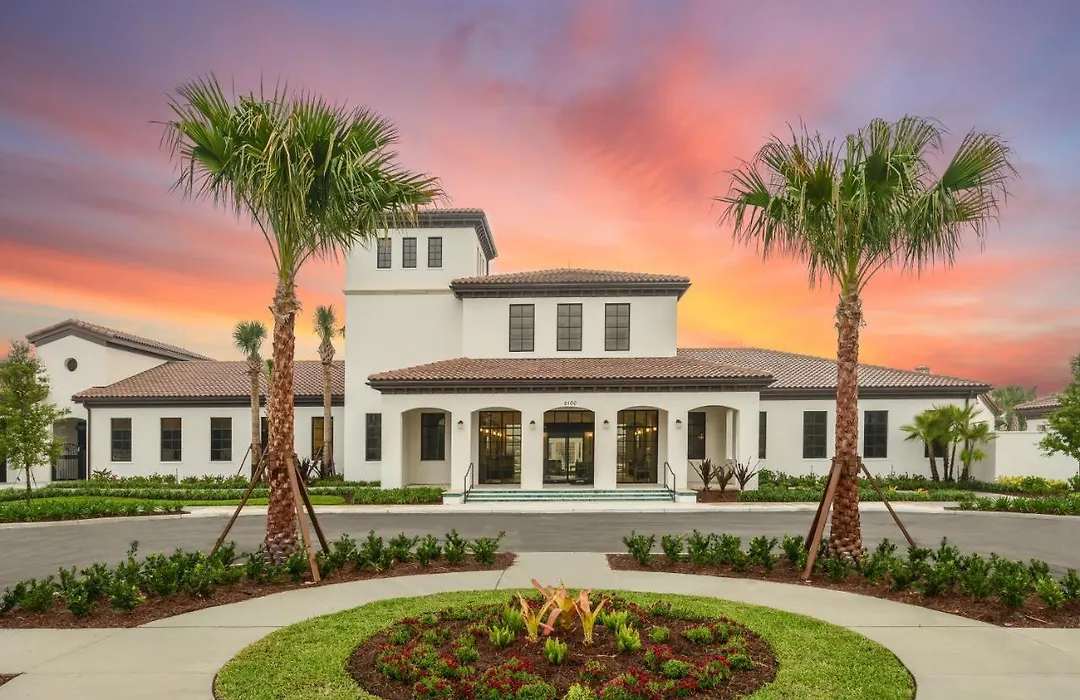 8 Bedroom, 6 Bathroom Upscale Villa Near All The Fun In Kissimmee-1