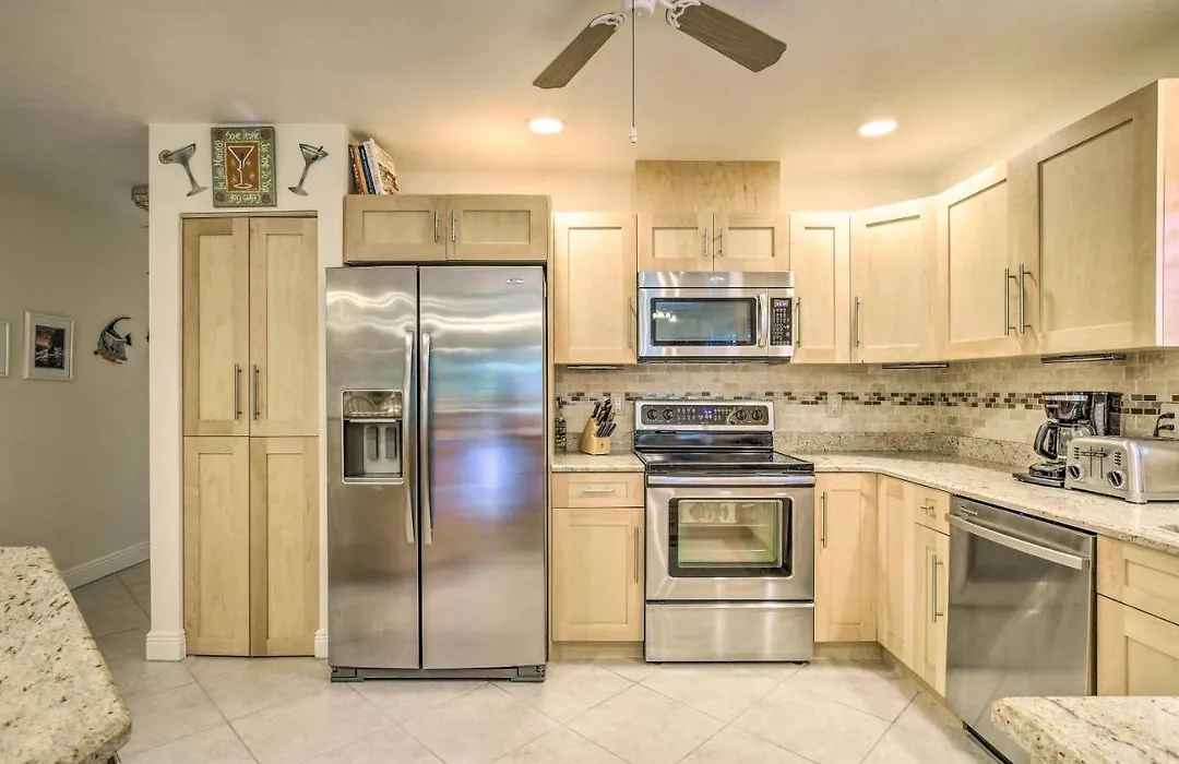 Spacious Naples Home < 1 Mi To Vanderbilt Beach!-1