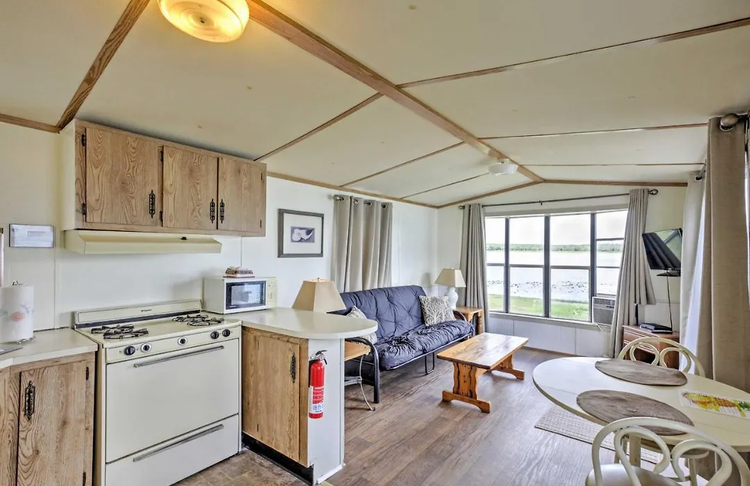 Charming Lakefront Cabin In Ocala National Forest!-1