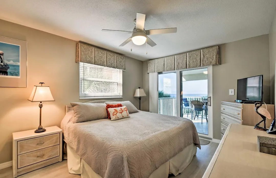 Pool Access! Indian Shores Beachfront Condo-1